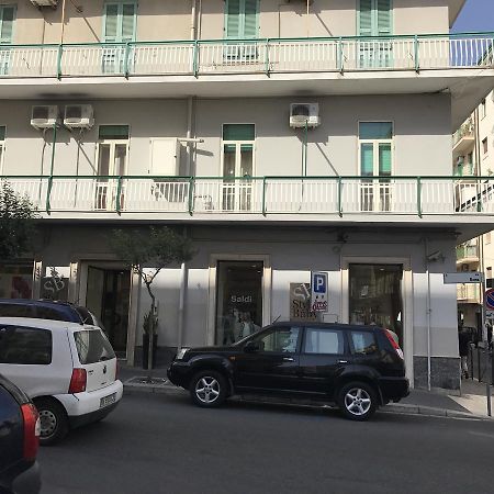 Donna Margharet Bed & Breakfast Crotone Bagian luar foto